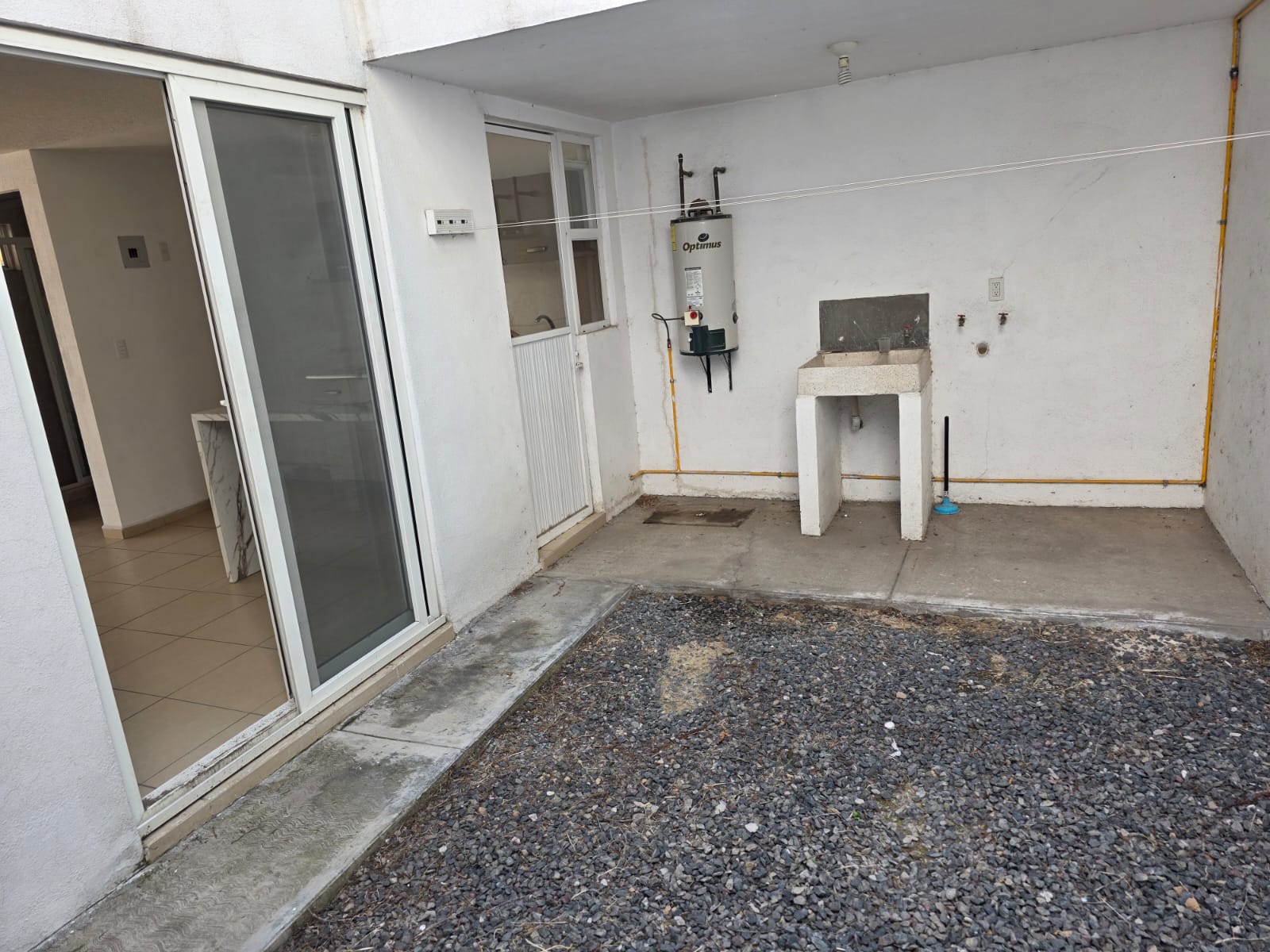 Foto área de servicios desde el patio